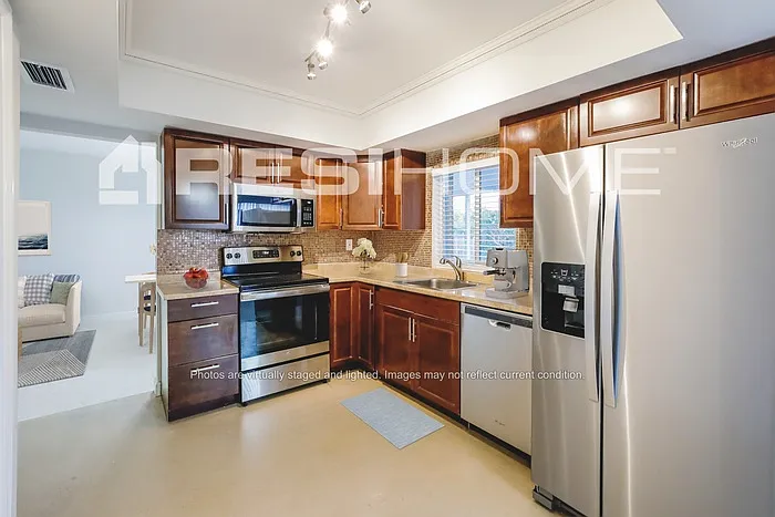 3 bed, 2.0 bath, 1647 sqft, $3,425 — Photo 3