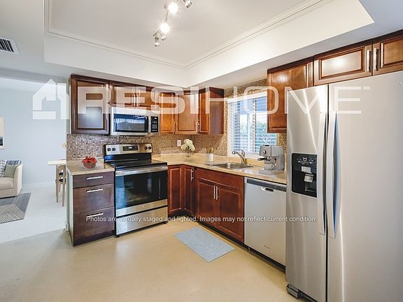 3rd image of 8954 SW 53rd St