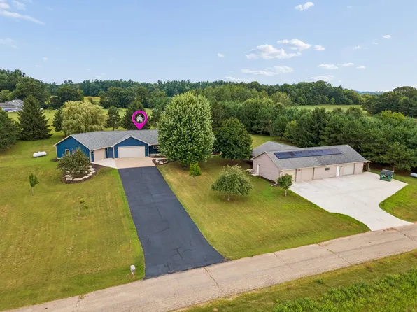 E8522 Thieme Dr, Fremont, WI 54940