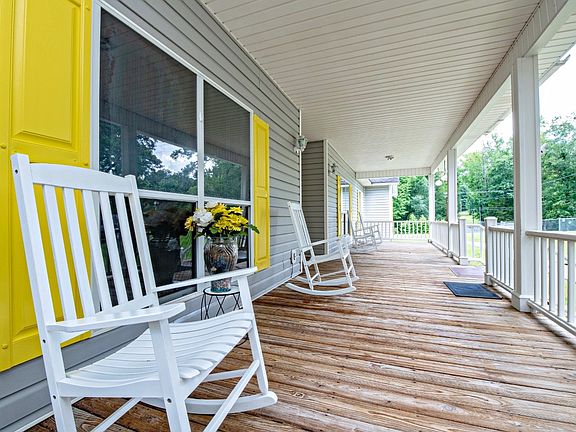 4th image of 192 Charlotte Cir