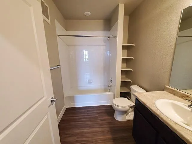 981 S Sable Blvd #207 — Photo 8