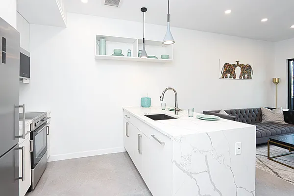 Rented by Blue Egg Realty Corp | media 25