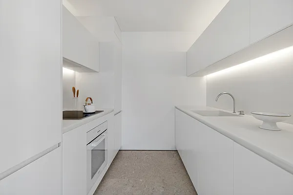 Sold by Sublimis | media 38