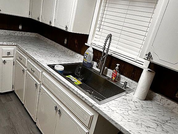 2nd image of 207 Bernes St