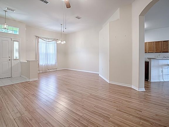 5th image of 5132 Aurora Dr