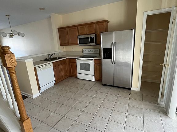 5th image of 3558 Lone Tree Ln