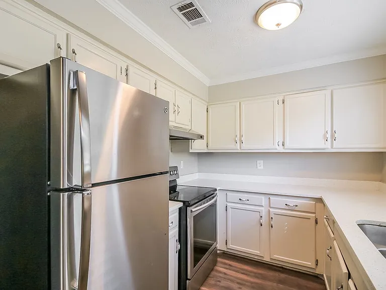 9346 Woodknoll Way — Photo 7