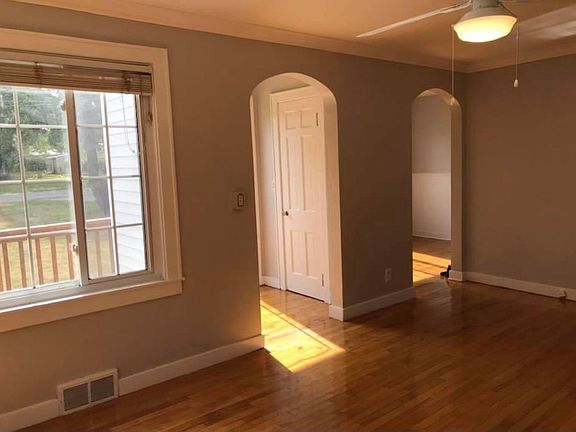 5th image of 6109 Harkson Dr