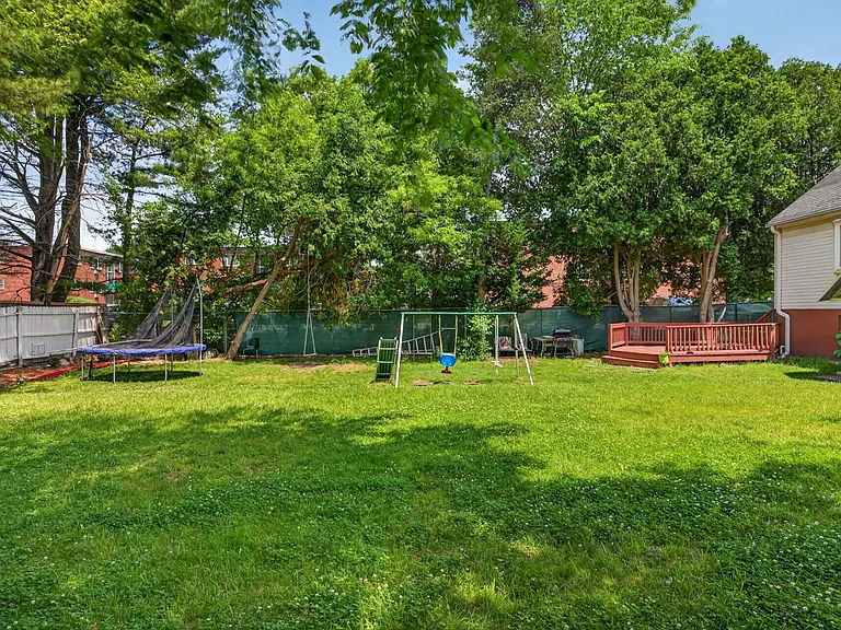 26 Beulah St — Photo 38