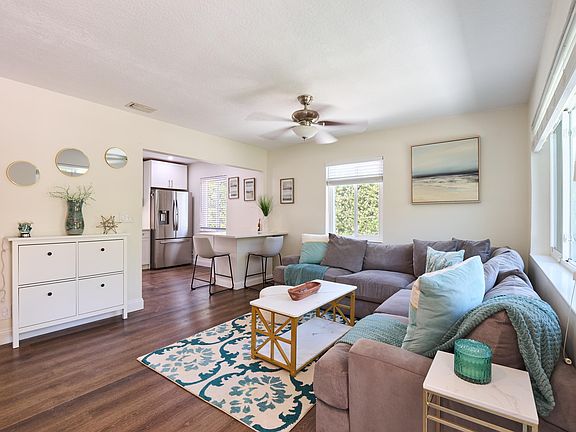 5th image of 222 Bayberry Dr