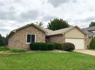 2197 Camelot Dr, Troy, MI 48083