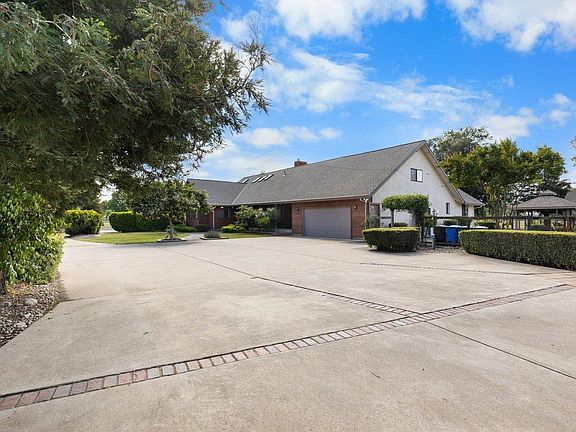 3rd image of 9930 Calvine Rd