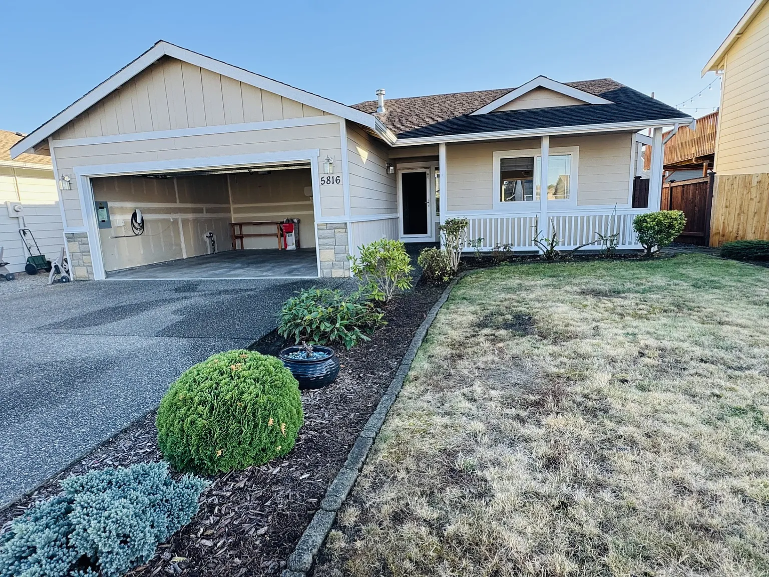 3 bed, 1270 sqft, $2,900 — Photo 2