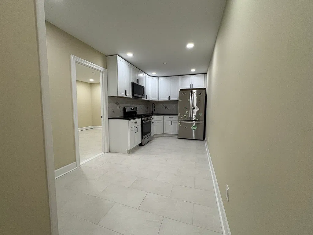 2 bed, $1,600 — Photo 4