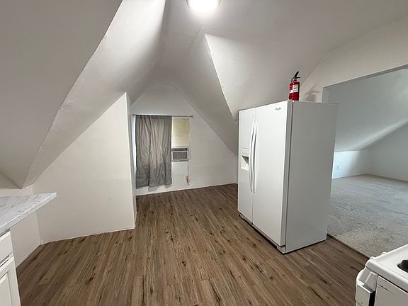 4th image of 227 E Kensington Ave APT 3