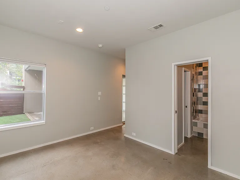 5205 Capitol Ave #6 — Photo 32