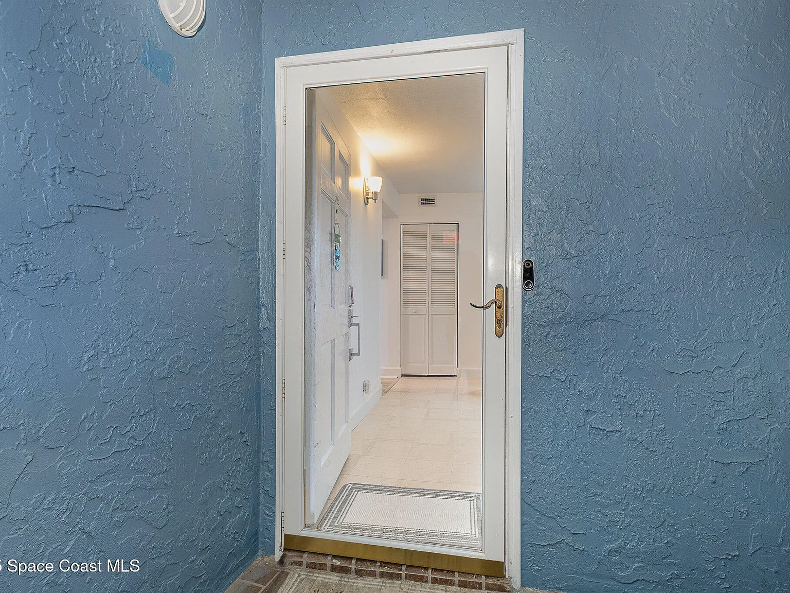 3 bed, 2.0 bath, 1380 sqft, $3,300 — Photo 4