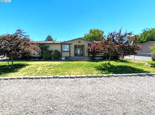 10409 F Ave, Island City, OR 97850