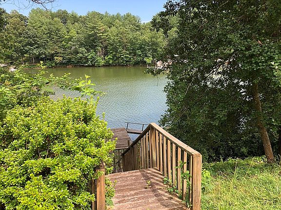 3rd image of Crappie Hollow Ln