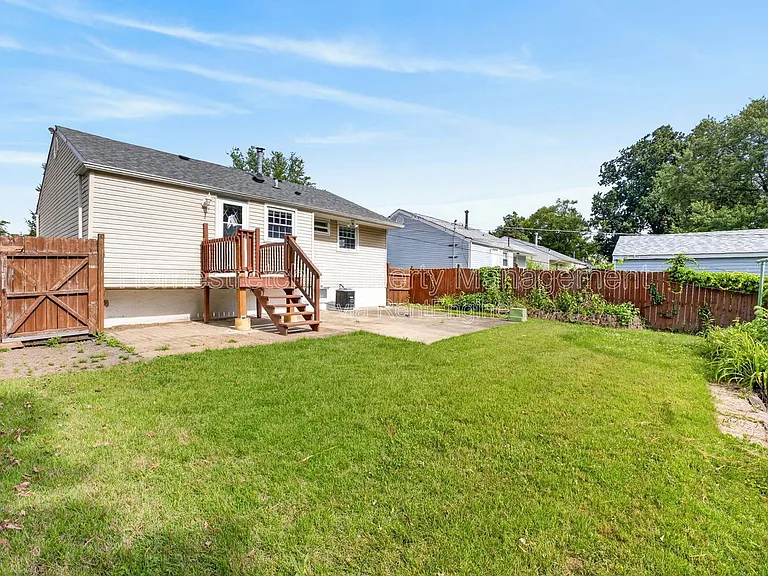 10527 Prestwick Dr — Photo 25