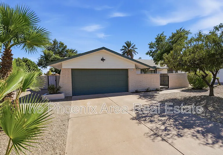 447 E Carson Dr — Photo 3