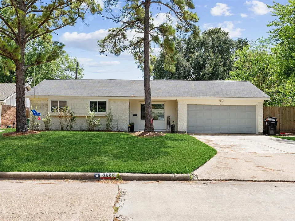 9639 Vogue Ln