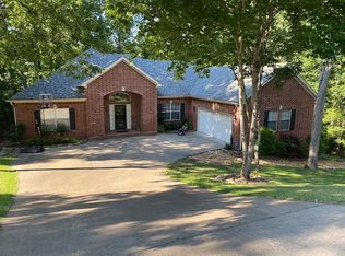 25 Carriage Creek Dr, Little Rock, AR 72211