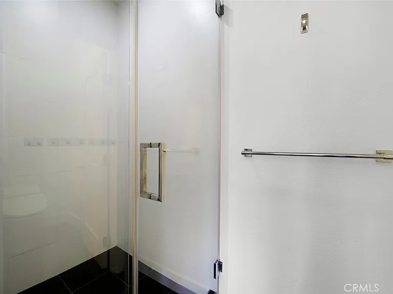19 Garnet — Photo 22