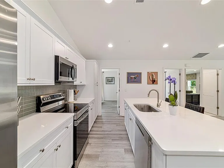 4400 NW 74th Ter — Photo 14