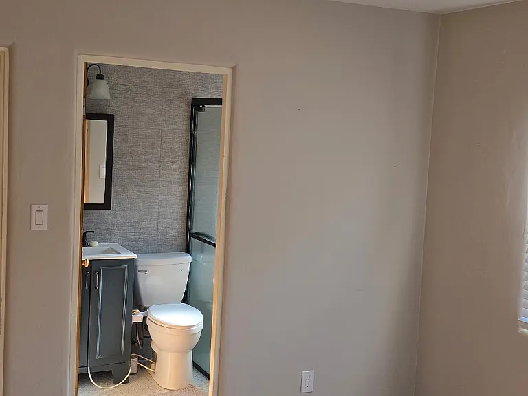 4220 Broadmoor Ave NE — Photo 10
