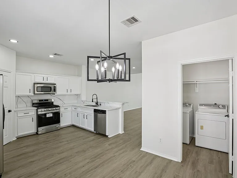 1705 Stuart St — Photo 12