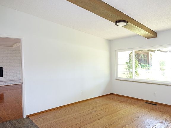 3rd image of 739 Alvina Ct