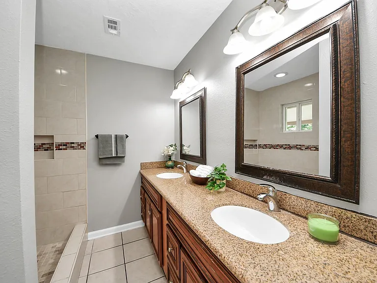 12623 Fern Forest Dr — Photo 21