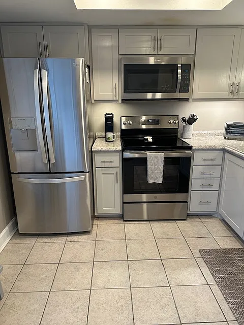 2 bed, 1044 sqft, $2,000 — Photo 1