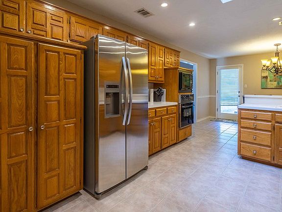 5th image of 4908 Los Alamitos Dr