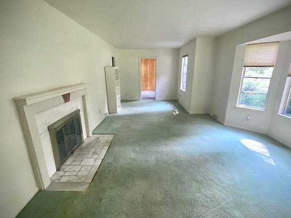 3rd image of 4544 Chippewa Dr