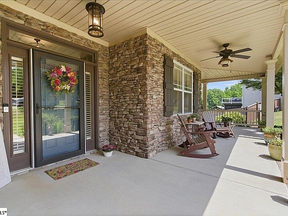 4th image of 128 Fox Farm Way