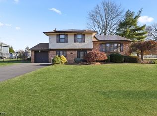 27 Alan Dr, Fairfield, NJ 07004