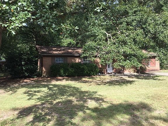 3rd image of 3644 Wood Hill Dr