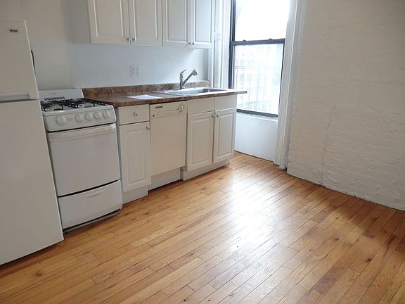 5th image of 501 W 40th St #4W