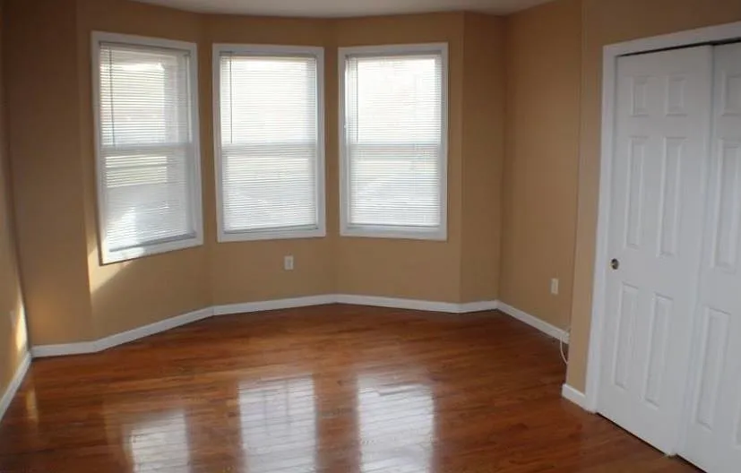 3 bed, 2.0 bath, $2,500 — Photo 2