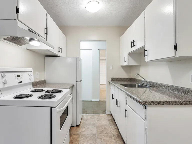 549 Dansey Ave #121 — Photo 17