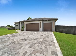 1325 NE 19th Place Cpe, Coral, FL 33909