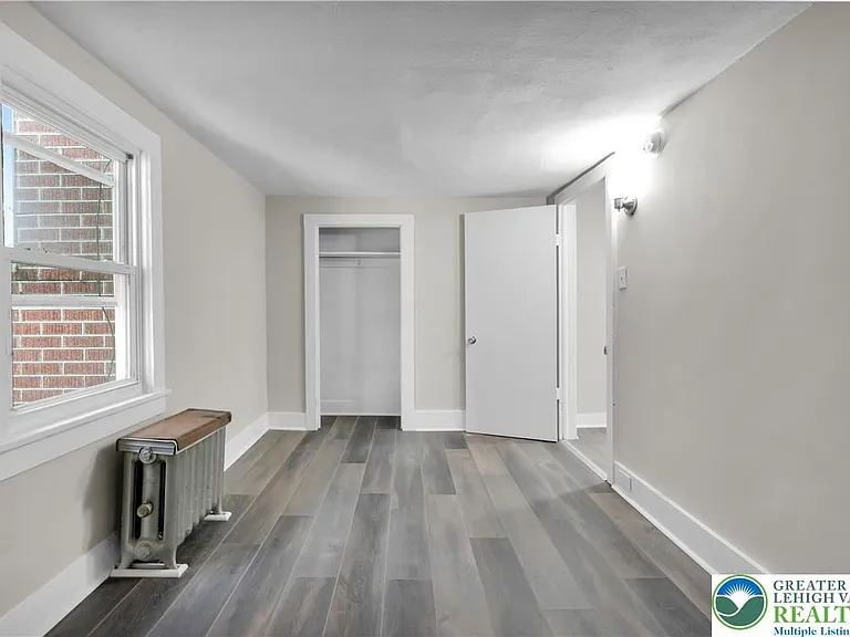 265-267 E Bertsch St #5 — Photo 11