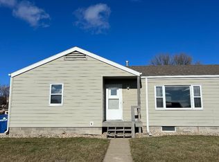 212 W Pine St, Mitchell, SD 57301