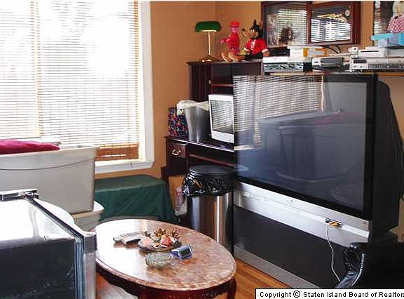 Family Room used as 3rd brm