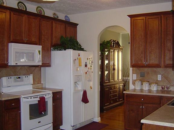 Spacious Kitchen