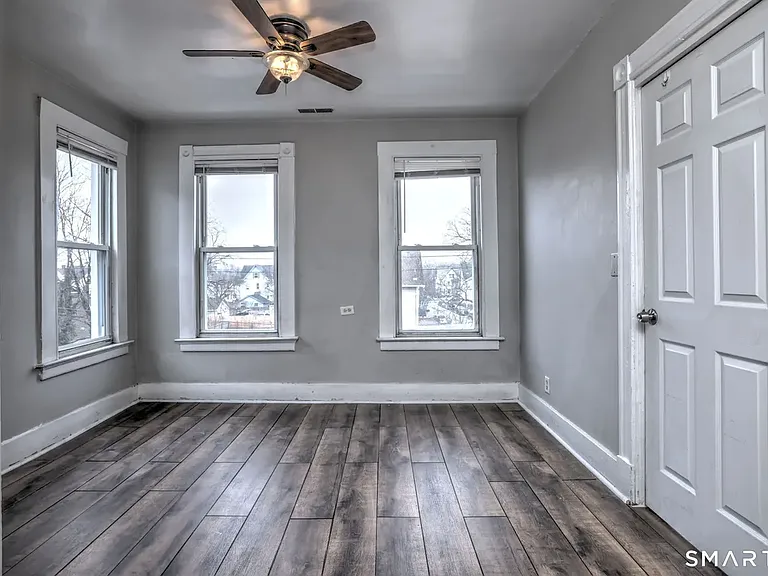 168 Lloyd St #3 — Photo 2