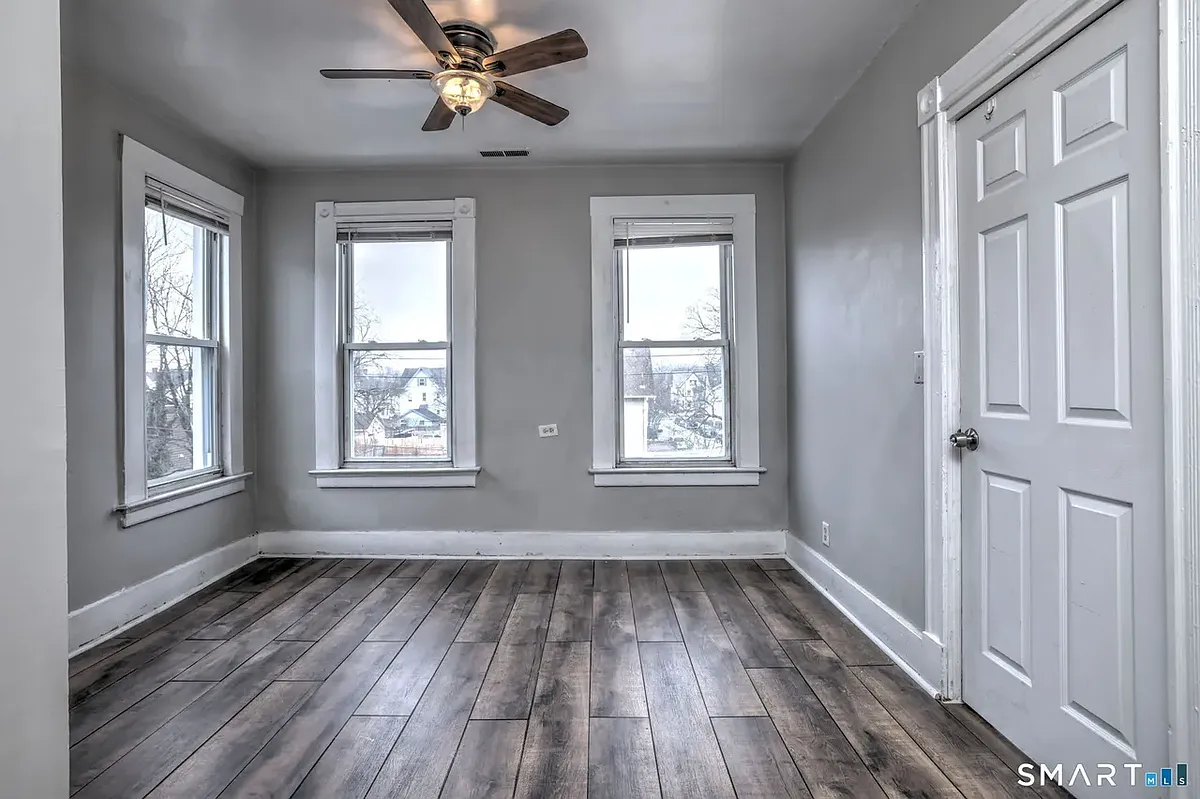 Building Photo - 168 Lloyd St #3
