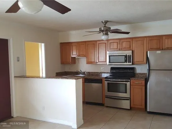 2190 SE 5th St APT 8, Pompano Beach, FL 33062